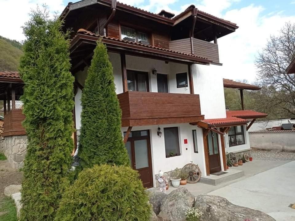 Къща За Гости Джонсън Ribarica Exterior foto